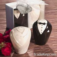 Wedding Favors/Bride And Groom Couple Ceramic Salt And Pepper Shakers