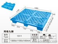 Sell plastic pallets