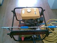 Stretcher-typed motorized spraying machine