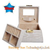 Sell Fashional Leatheroid Jewelry Box With Metal Locked And Mirror Ins