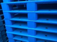 Sell plastic pallet with steels