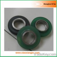 Polyurethane roller with cast iron centre