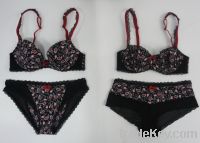 Ladies print bra & brief set selling