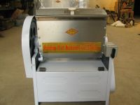Dough kneader machine