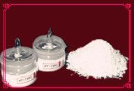 White bentonite clay powder
