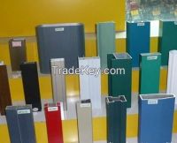 Aluminium extrusion with powder coating surface