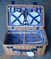 wicker picnic baskets for 2 persons heat keeper and cool keeper