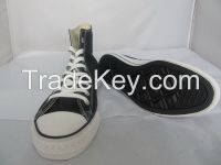 Sell fashionable canvas shoes
