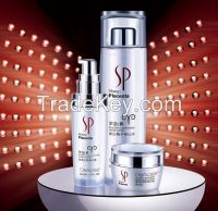 Whitening and moisturizing skin care face care set cleanser lotion and cream
