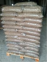 Pine wooden pellets 6 mm in 15 kg bags