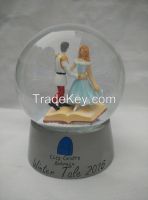 High quality Resin wedding snow globes for home deoor& snow globe&water globe
