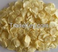 dehydrated garlic flakes