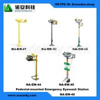 Pedestal-mounted Emergency Eyewash Station