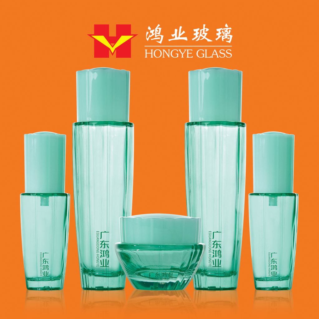 Fashion Packaging transparent green color empty cosmetic sets spray glass bottle with pump HY1651