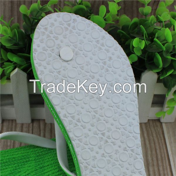 new design soft wood grain stylish flip flops for girls