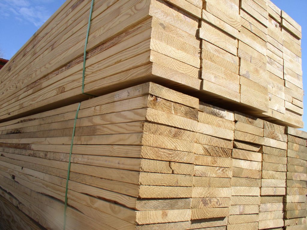 Kiln dried Pine Wood Sawn Timber, Timber for Constuction, Pallet Elements