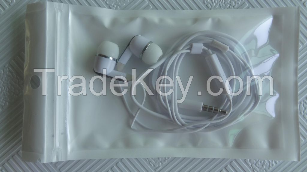 1 USD/PCS with high quality earphone