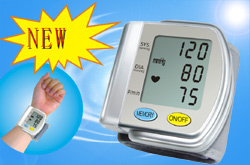 Wrist full-automatic speech  blood pressure meter