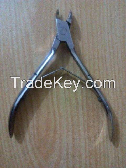 Cuticle nail nipper