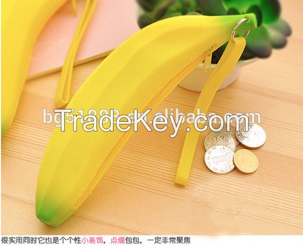 School supplies Banana shape silicone coin bag, pencil case, key bag