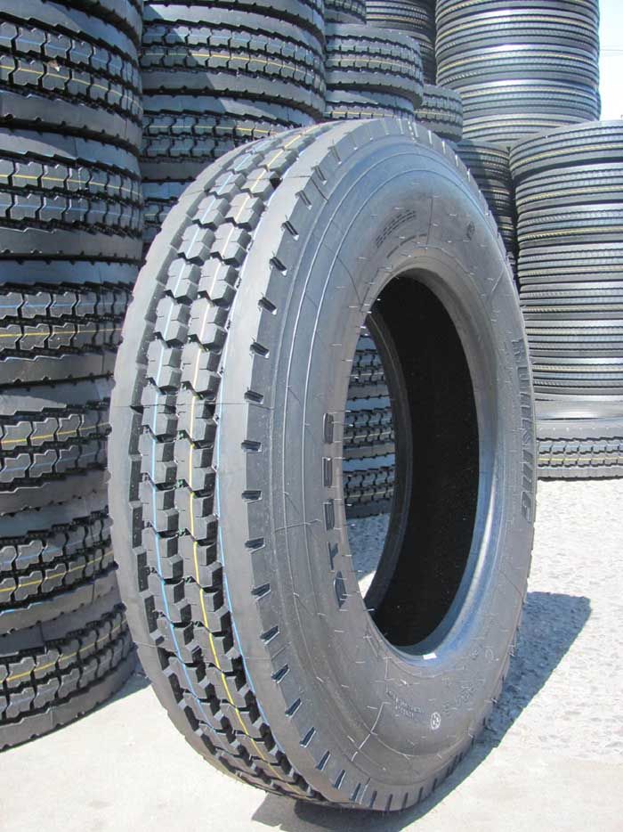 High quality Smartway truck tyre with lowest price