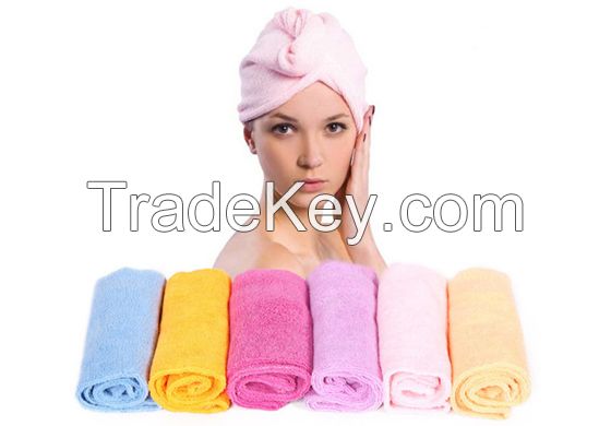Absorbent solid color microfiber towel