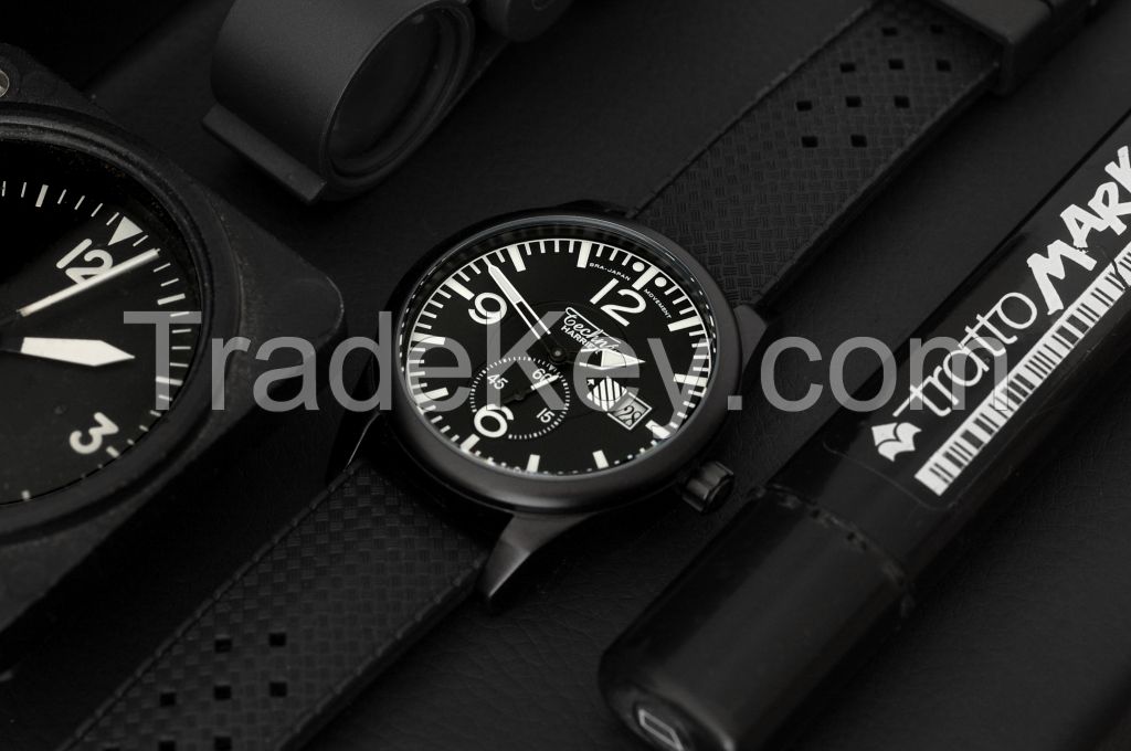 Aluminium quartz watch, nitrile rubber strap