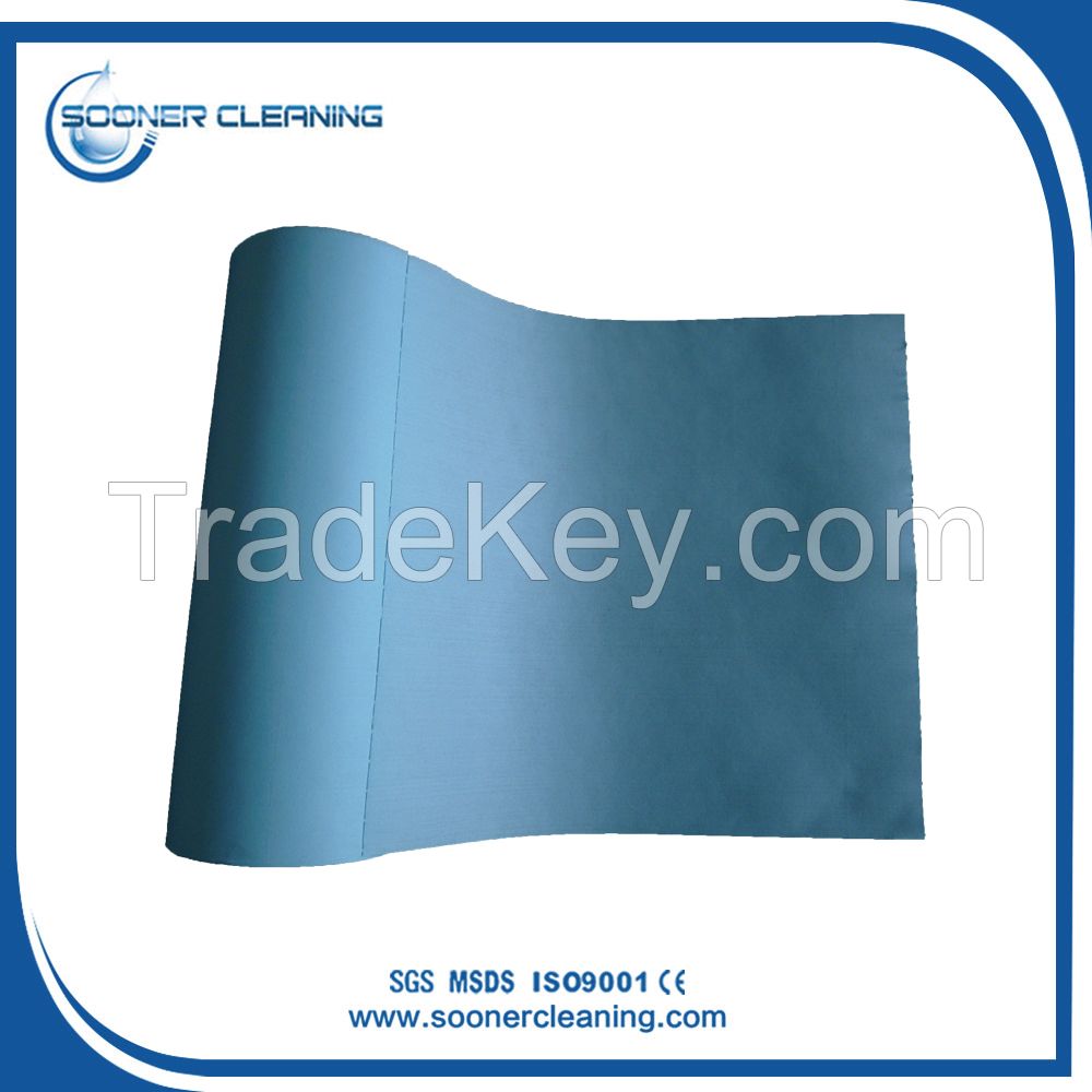 Solvent wiping automotive cleaning wiper