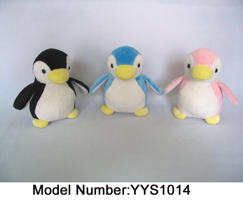 Plush penguin toy