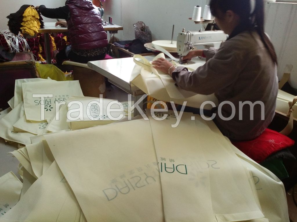 Nonwoven promotional bag with customized logo
