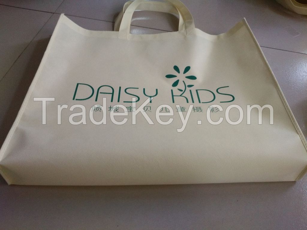 Nonwoven promotional bag with customized logo