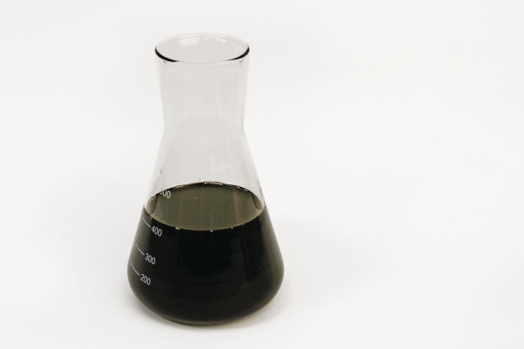 Pyrolysis oil (made from plastic)
