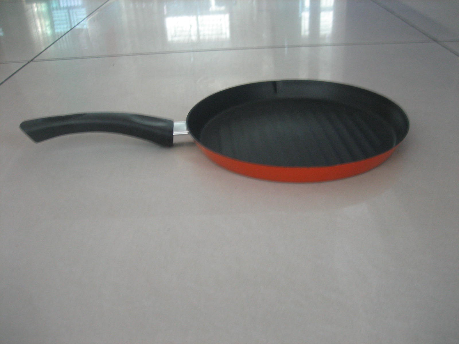 enamel grill pan with non-stick coating inside
