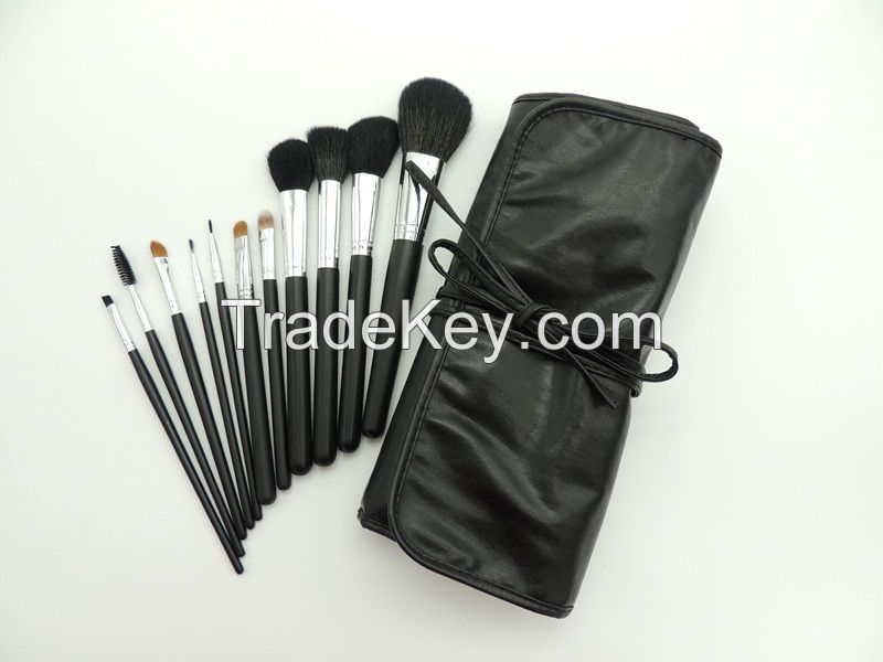 Makeup brush set in kit