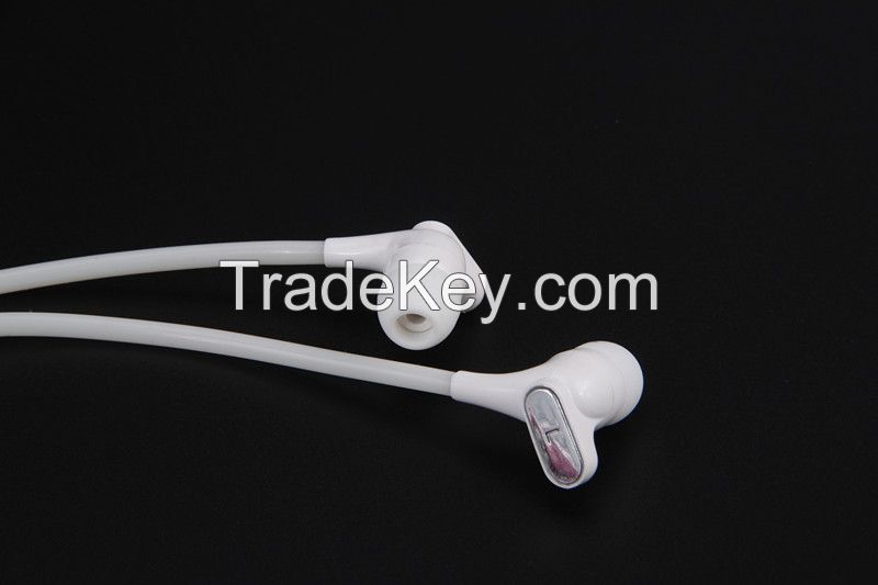 Hand free low radiation earphone with mic