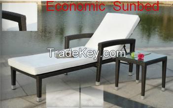 Outdoor PE rattan chaise lounge Sunbed with teatable