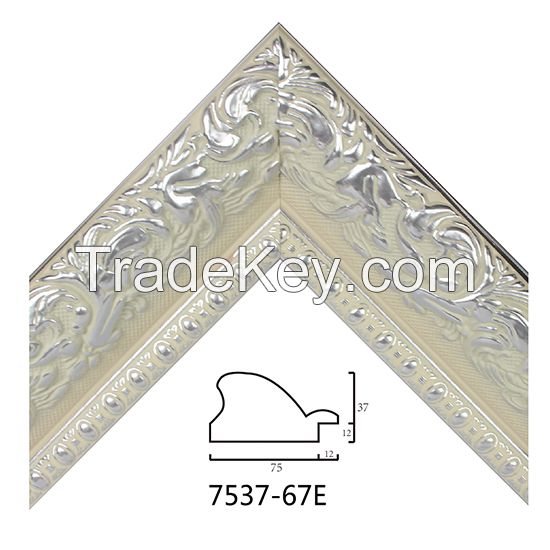 Deluxe Photo Frame Mouldings 7537 For Sale