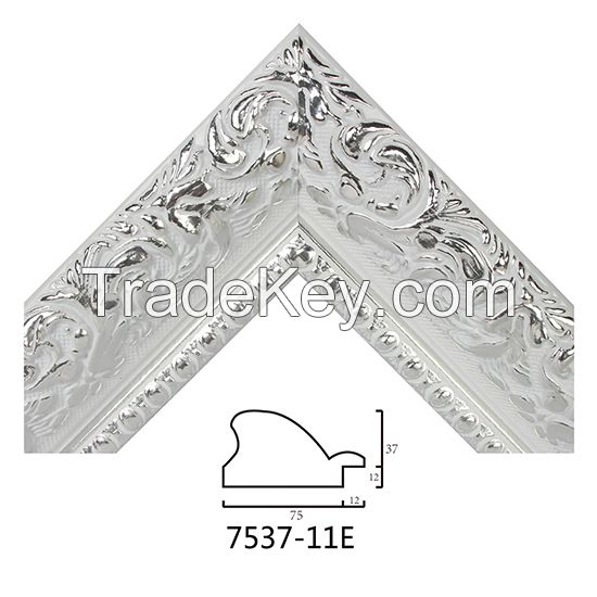 Deluxe Photo Frame Mouldings 7537 For Sale