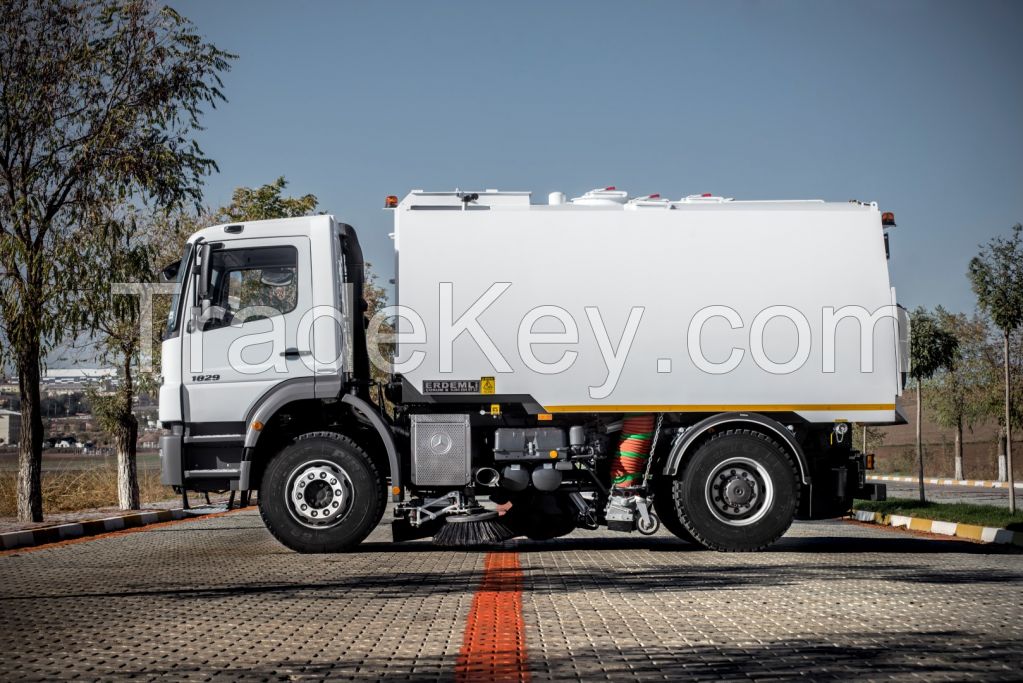 8 CBM Vacuum Road Sweeping Truck