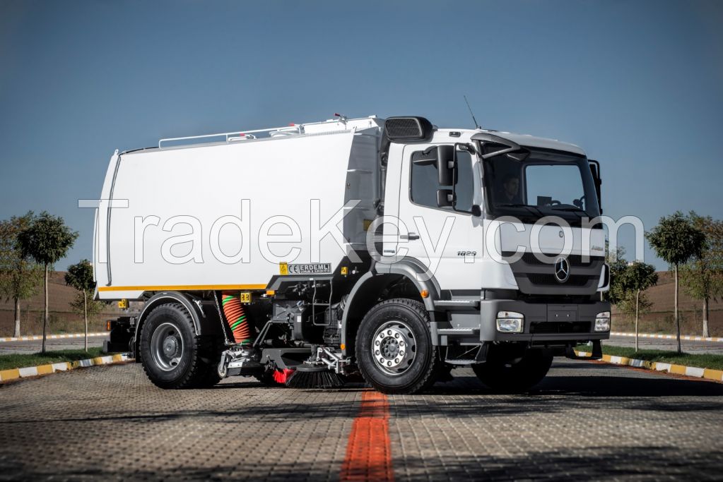 8 CBM Vacuum Road Sweeping Truck