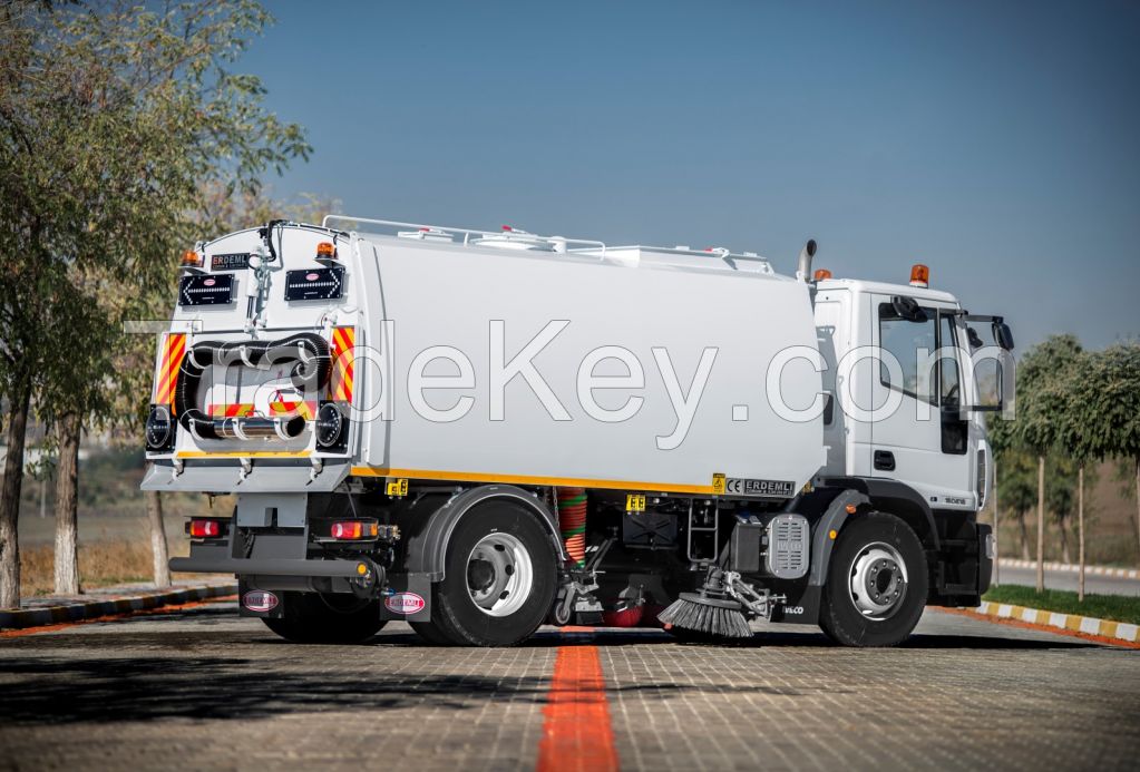 7 CBM Vacuum Road Sweeping Truck