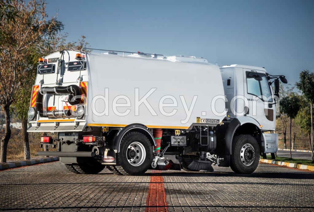 8 CBM Vacuum Road Sweeping Truck