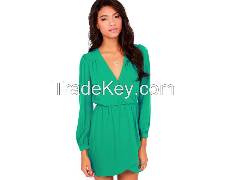 Chiffon dress with long sleeves and V collar