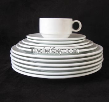 Dinner sets of porcelain white color for home and restaurant