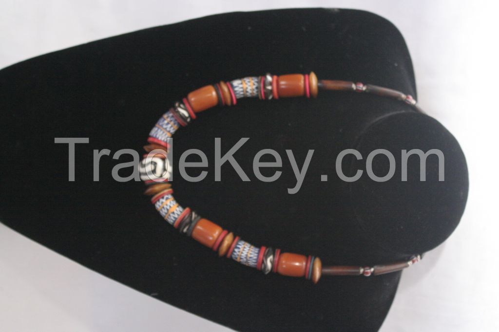 MULTICOLOR AMBER BEADED NECKLACE