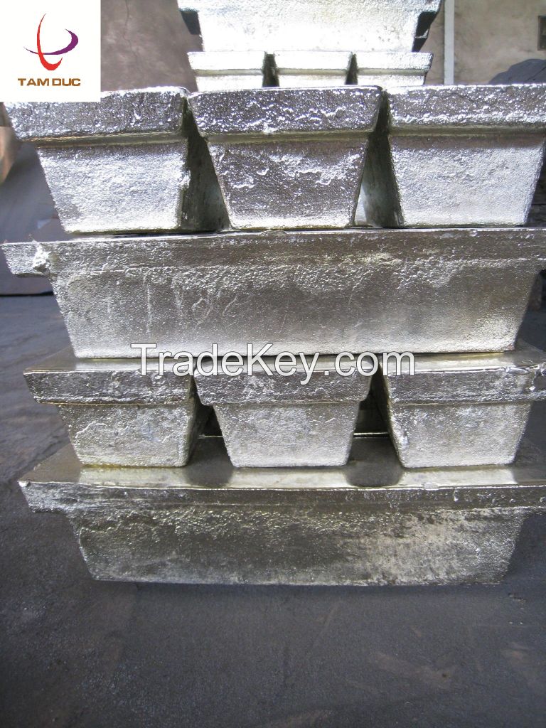 TIN INGOTS WITH 99.75% Sn 