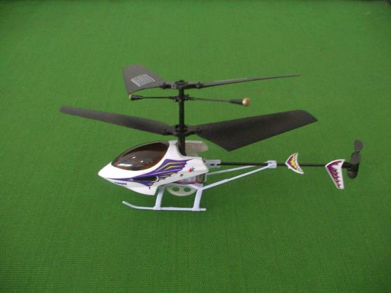 F70022 Skylark 3 Channels R/C Helicopter
