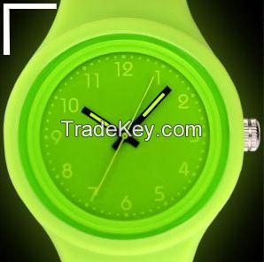 fashiont luminous waterproof silicone wristwatch