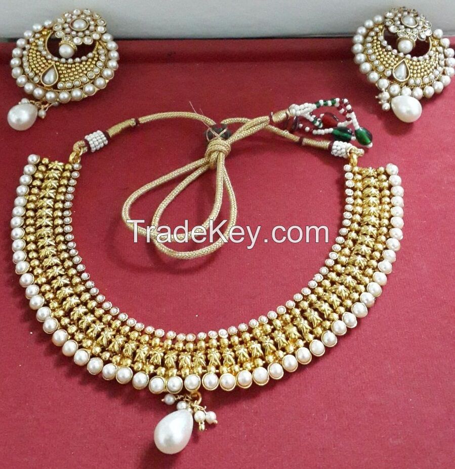 Gold polish chand bali necklace set