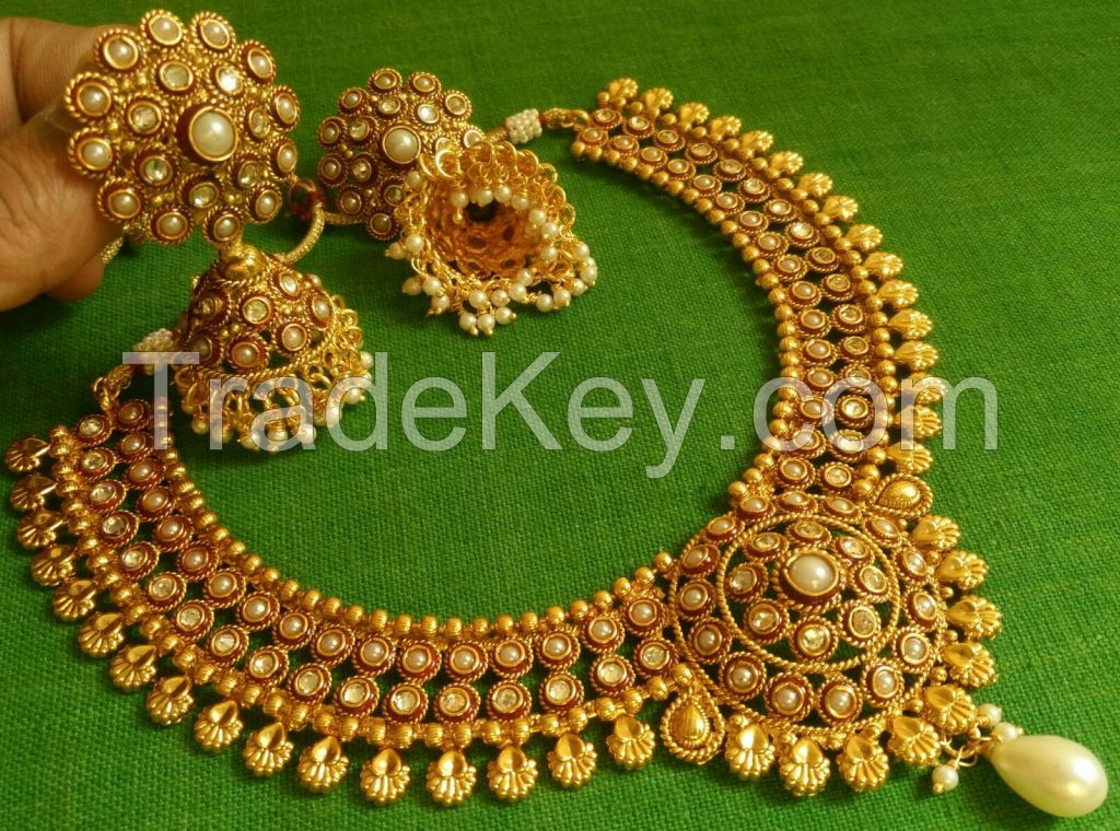 Gold polish big jhumka necklace set